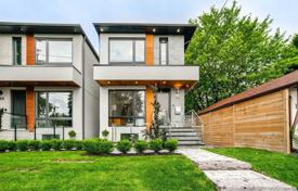 Дом в городе в Восточном Йорке, Торонто, Онтарио,  Канада за C$1 663 000