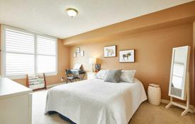 Квартира на Эглинтон-авеню Восток, Торонто, Онтарио,  Канада за C$860 000