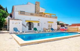 Двухэтажный дом с бассейном недалеко от пляжа в Бенисе, Аликанте, Испания за 325 000 €