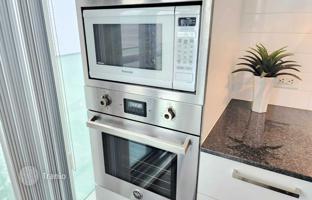 4-комнатная квартира на Йорк-стрит за C$751 000