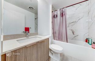2-комнатная квартира в Норт-Йорке за C$780 000