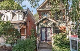 Дом в городе в Олд Торонто, Торонто, Онтарио,  Канада за C$1 757 000