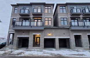 3-комнатный таунхаус в Норт-Йорке за C$1 297 000