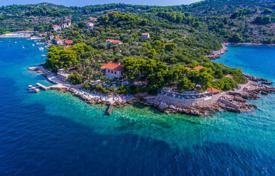Элитный земельный участок на первой линии у моря, Элафитские острова, Хорватия за 1 800 000 €