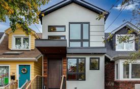 Дом в городе в Восточном Йорке, Торонто, Онтарио,  Канада за C$1 842 000