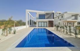 Новый комплекс вилл с бассейнами в 500 метрах от пляжа, в центре Айя-Напы, Кипр за От $792 000