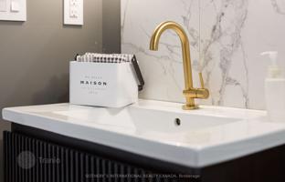 8-комнатный дом в Roxton Road за C$2 336 000