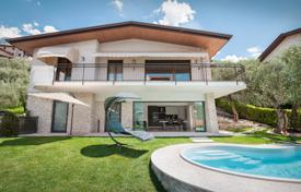 Комфортабельная вилла с бассейном и видом на озеро Гарда, Брендзоне, Италия за 1 520 000 €
