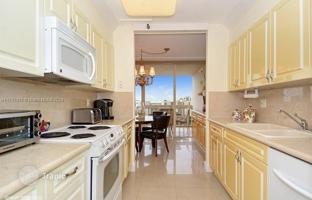 2-комнатная квартира в кондо 141 м² в Авентуре за $640 000