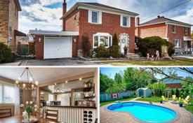 Дом в городе в Скарборо, Торонто, Онтарио,  Канада за C$1 156 000