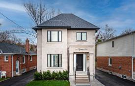 Дом в городе в Йорке, Торонто, Онтарио,  Канада за C$2 052 000