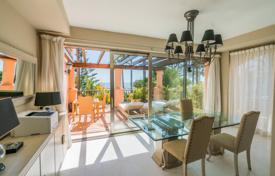 Двухуровневая квартира класса люкс на берегу моря в Пуэрто Банусе, Марбелья, Испания за 4 500 000 €
