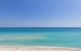 Уютные апартаменты с видом на океан в резиденции на первой линии от пляжа, Майами-Бич, Майами, США за $1 250 000