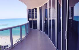 Трехкомнатная солнечная квартира на первой линии от песчаного пляжа в Санни-Айлс-Бич, Флорида, США за $949 000