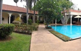 Вилла с садом и парковкой, Пхукет, Таиланд за $905 000