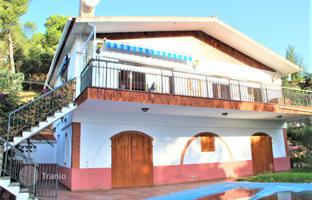 Солнечная вилла с бассейном и видом на море рядом с пляжем, Льорет‑де-Мар, Испания за 344 000 €