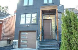 Дом в городе в Восточном Йорке, Торонто, Онтарио,  Канада за C$1 497 000