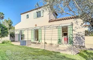 5-комнатная вилла в Антибе за 1 440 000 €