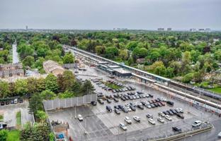6-комнатная квартира в Скарборо за C$765 000