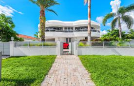 Дом в городе в Севере Майами Бич, США за $5 600 000