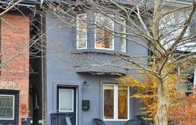 Дом в городе в Олд Торонто, Торонто, Онтарио,  Канада за C$1 375 000