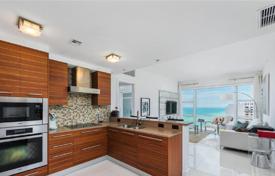 Светлая квартира с видом на океан в резиденции на первой линии от пляжа, Майами-Бич, Майами, США за $1 168 000