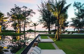 Светлые апартаменты с террасой и видом на море в комфортабельном жилом комплексе с бассейном, недалеко от пляжа, Май Као, Таиланд за $345 000