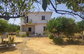 Традиционный дом с оливковой рощей рядом с пляжем в Платаньясе, Крит, Греция за 270 000 €