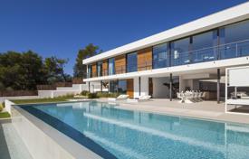 Дизайнерская вилла с видом на море, бассейном, парковкой, открытой зоной отдыха и террасой, Эс Кубельс, Испания за 25 000 € в неделю