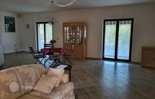 6-комнатный дом 600 м² в Бртонигла. Цена по запросу