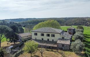 28-комнатное поместье 1 365 м² в Тернии за 950 000 €