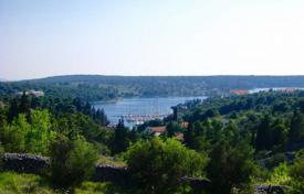 Живописный земельный участок в 150 метрах от моря, Милна, Хорватия за 915 000 €