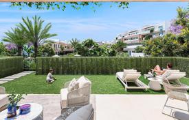 Апартаменты на первом этаже с частным садом в Эстепоне за 504 000 €