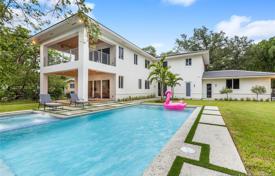 Уютная вилла с задним двором, бассейном, зоной отдыха, террасой и гаражом, Майами, США за $1 799 000