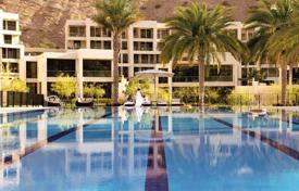 Комплекс вилл в большой резиденции с пляжем, пляжным клубом и отелем, Маскат, Оман за От $1 222 000