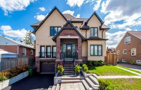 Дом в городе в Норт-Йорке, Торонто, Онтарио,  Канада за C$2 091 000