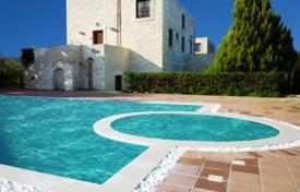 Традиционная вилла с бассейном и парковкой в 300 метрах от песчаного пляжа, Гувес, Крит, Греция за 4 200 € в неделю