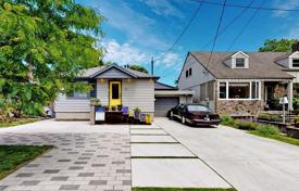 Дом в городе в Скарборо, Торонто, Онтарио,  Канада за C$1 170 000