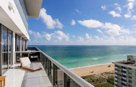Двухуровневый солнечный пентхаус на песчаном пляже в Майами-Бич, Флорида, США за $1 599 000