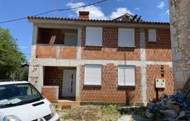 Дом в городе в Порече, Истрийская жупания, Хорватия за 201 000 €
