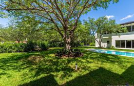 Просторная вилла с задним двором, бассейном и террасами, Майами, США за $4 448 000