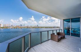 Просторные апартаменты с видом на океан в резиденции на первой линии от набережной, Север Майами-Бич, Флорида, США за 1 200 000 €