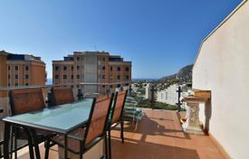 Меблированная четырехкомнатная квартира с видом на море в Кальпе, Аликанте, Испания за 175 000 €