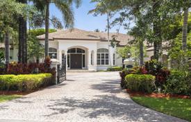 Уютная вилла с задним двором, бассейном и гаражом, Майами, США за 2 441 000 €