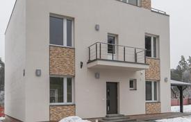 Просторный дом с полной внутренней отделкой, в 5 км от Риги за 250 000 €
