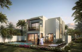 Вилла с четырьмя спальнями и бассейном в новом жилом комплексе с гольф-клубом и парком в Дубае, ОАЭ. Цена по запросу