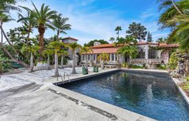 Классическая средиземноморская вилла с бассейном, гаражом, террасой и видом на залив, Майами-Бич, США за 3 713 000 €