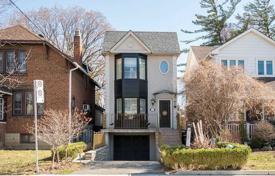 Дом в городе в Норт-Йорке, Торонто, Онтарио,  Канада за C$2 132 000