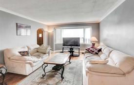 Дом в городе в Норт-Йорке, Торонто, Онтарио,  Канада за C$1 264 000
