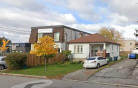 Дом в городе в Норт-Йорке, Торонто, Онтарио,  Канада за C$2 248 000
